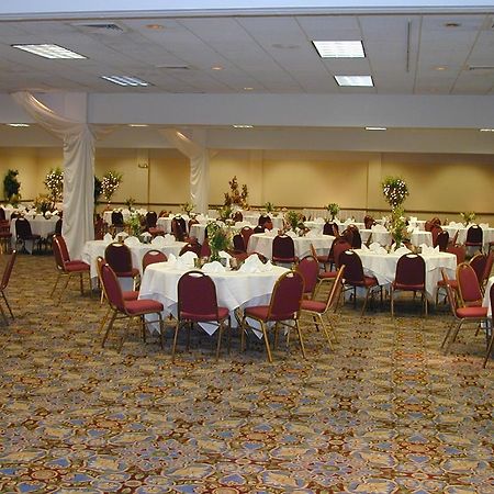 Ramada Plaza Hotel Columbus Esterno foto